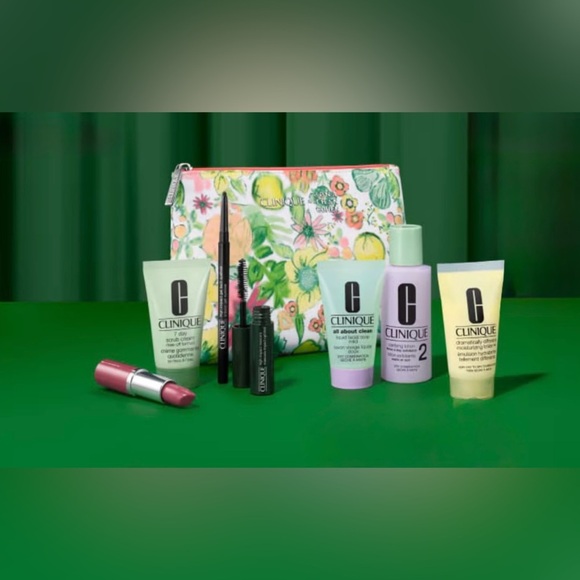 Clinique + Jonathan Cohen Make Up Bag With 8 Piece Make Up Set - Picture 1 of 8
